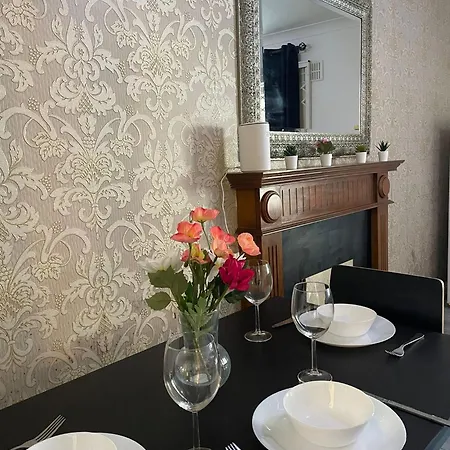 Superb 2-bed Near Spire 더블린