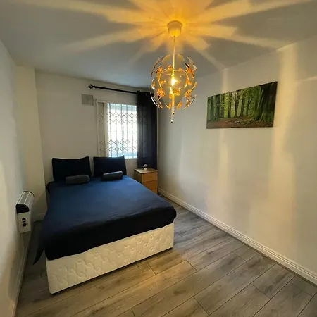 Superb 2-bed Near Spire Dublín