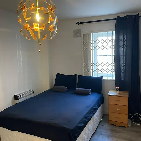 Superb 2-bed Near Spire Appartement
