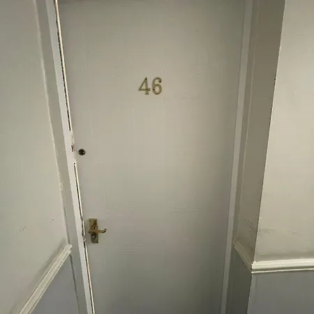 Superb 2-bed Near Spire *