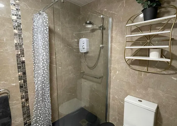 Superb 2-bed Near Spire