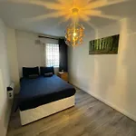 Superb 2-bed Near Spire דבלין